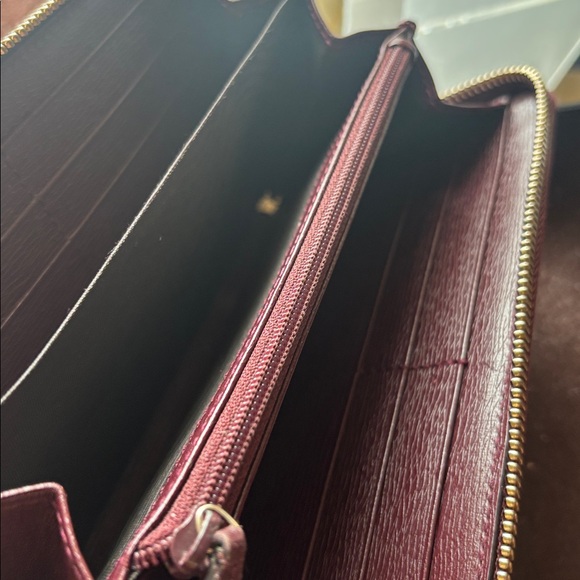 GUCCI Special Edition Heart Zippy Wallet & Key Ring - Picture 3 of 7